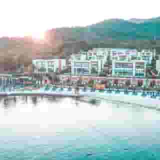 The Norm Collection Door'a, 1 of 5