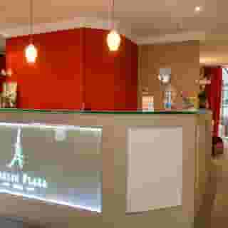 Moulin Plaza, 3 of 5