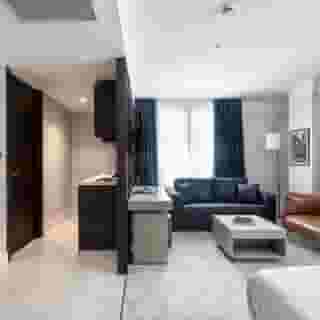 Noble Pangalti, 4 of 5