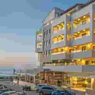 Swell Boutique, 1 of 5