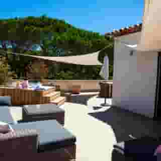 Font Mourier Hotel, 6 of 6