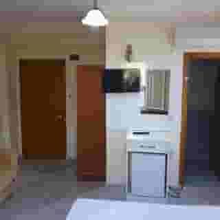 Everest Apartments, 4 of 5