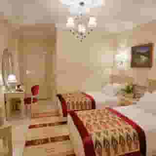 Divas Boutique, 2 of 5