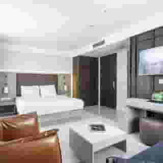 Noble Pangalti, 3 of 5