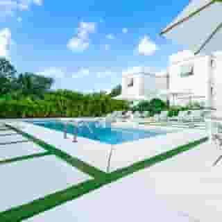 Mullins Grove Hotel, 2 of 5