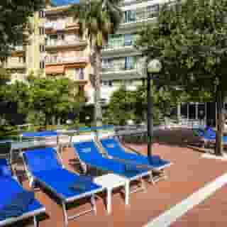 Carlton International, 3 of 5