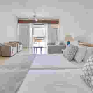 Coral Beach Hotel and Resort, 4 of 5