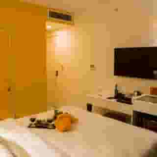 Sparkle Hotel, 5 of 5