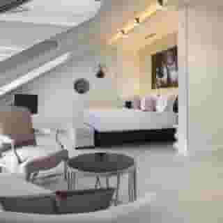 Hotel Dress Code, 5 of 5