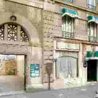Des Arenes, 1 of 5