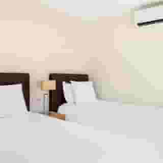 Sunset Harbour Club, 4 of 5