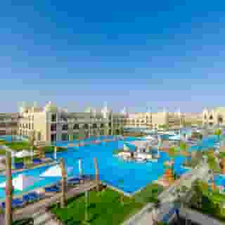 Titanic Royal, 1 of 5