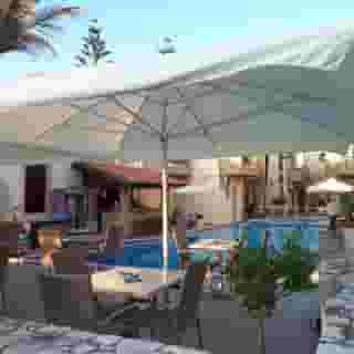 Lola Apartments, 4 of 5