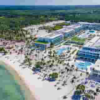 Serenade Punta Cana Beach Spa & Casino Resort, 2 of 5