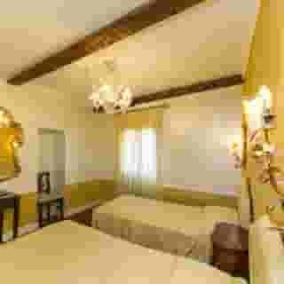 Hotel Pantalon, 5 of 5