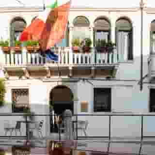 Sonder Salute Palace, 1 of 5