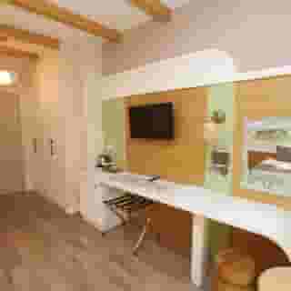 Dolphin Park Hotel, 3 of 5