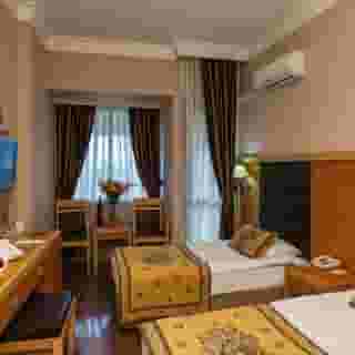 La Mer Hotel, 4 of 5