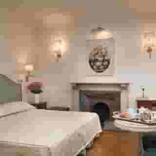 Hotel Executive, 2 of 5