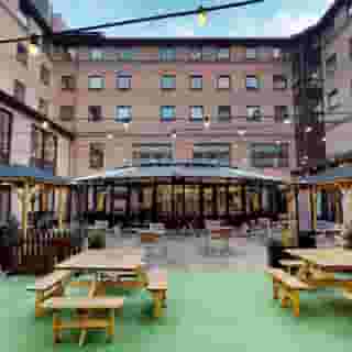 Pendulum Hotel, 2 of 5