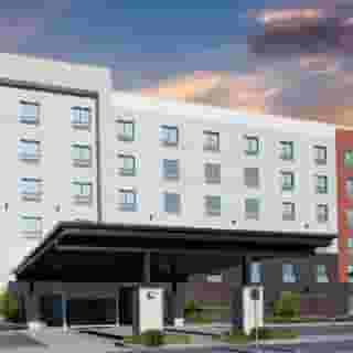 Holiday Inn Express & Suites Nashville Metrocenter, 2 of 5