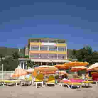 Muz Hotel, 3 of 4