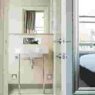 The Wellington Hotel, 3 of 5