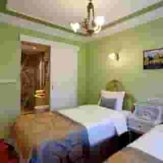 Valide Sultan Konagi, 3 of 5