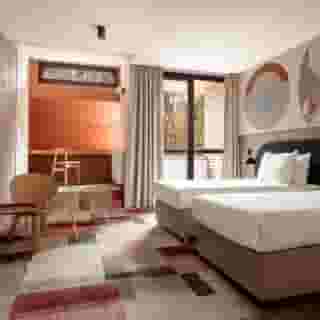 Forest Hotel, 4 of 5