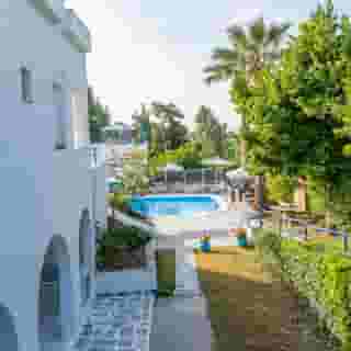 Theo Bungalows, 3 of 5