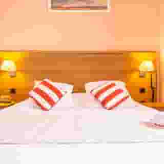 Hotel Du Port, 2 of 5