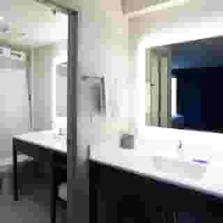 Holiday Inn Express Nashville Downtown - Broadway, 3 of 5