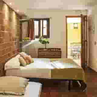 AinB Las Ramblas-Guardia Apartments, 3 of 5