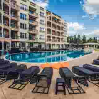 Avenue Deluxe, 3 of 5