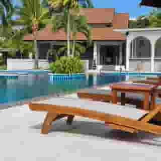 BLU PINE Villa & Pool Access, 2 of 5