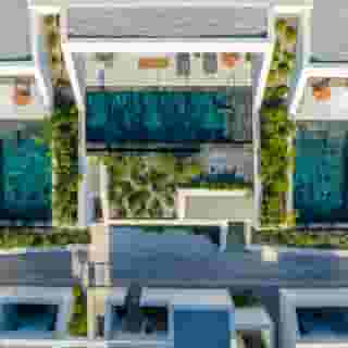 Nous Santorini, 4 of 5