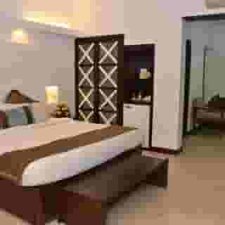 Sonesta Inns, 4 of 5