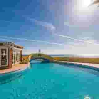 Macdonald Dona Lola, 4 of 5