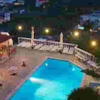 Fengeros Apartments, 3 of 5