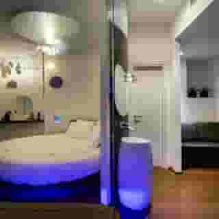 SuiteSistina For Brave Lovers, 2 of 5