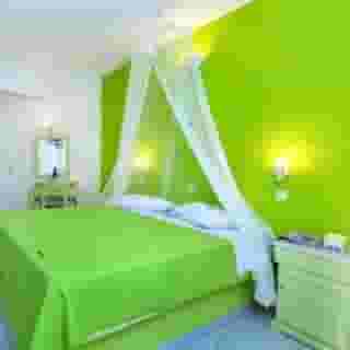 Artemis Suites, 4 of 5