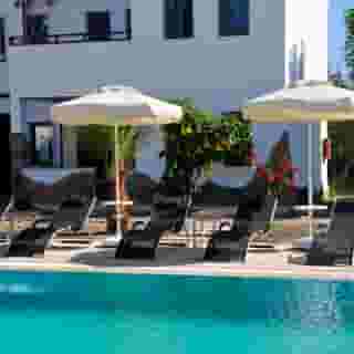 Club Cherry Apartments, 3 of 5