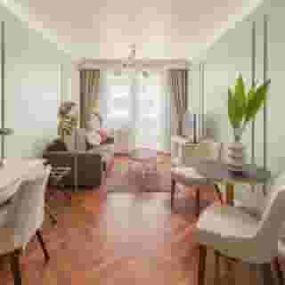 Queen's Court Hotel and Residence, 5 of 5