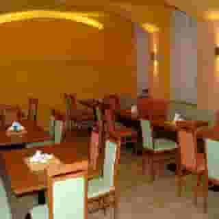 City Central de Luxe, 2 of 5