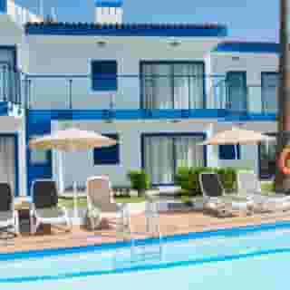 Los Caribes Apartments, 3 of 5