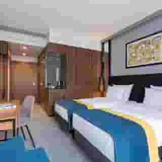 Grand Ascot Hotel, 2 of 5