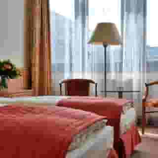 Steglitz International, 4 of 5