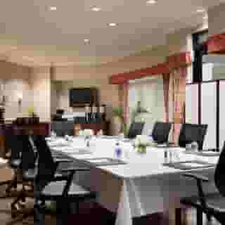 Hilton Arlington, 2 of 5