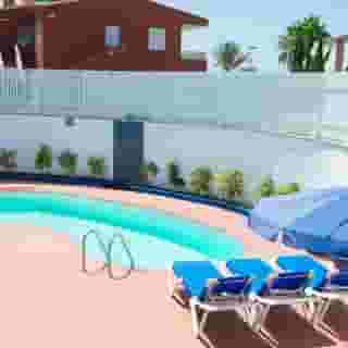 Los Caribes 2, 2 of 5