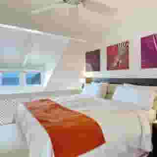 Crystal Cove by Elegant Hotels, 4 of 5
